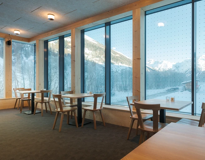 Seating area in the bistro of the Nordic Centre Goms Sitzecke im Bistro des Nordischen Zentrums GomsSeating area in the bistro of the Nordic Centre GomsCoin salon dans le bistrot du centre nordique de Conches