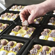 Edle Pralinen, liebevoll handgemacht und perfekt zum Geniessen