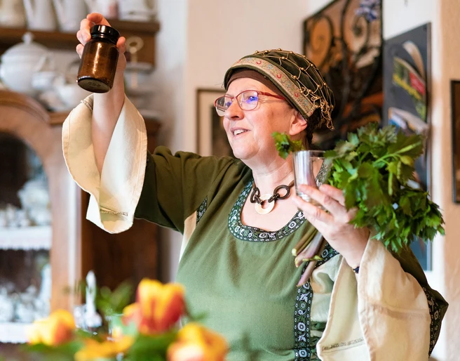 Hildegard-von-Bingen im Cafe Alt-Willingen.jpg