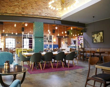 Kaiserbad – Gastronomie in Leipzig Das Kaiserbad ist gemütlich eingerichtet