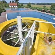 Muldentalbad Kleinbothen gelbe Rutsche vom Muldentalbad Kleinbothen