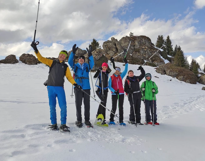 Zufriedene Schneeschuhgruppe.jpg Zufriedene Schneeschuhgruppe