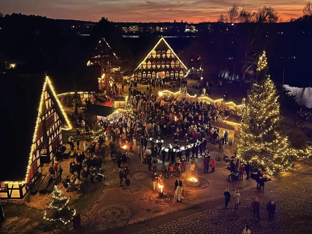 Dorfplatz_von_SM_aus