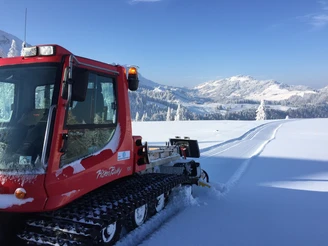 Neues Spuren der Langlaufloipe
