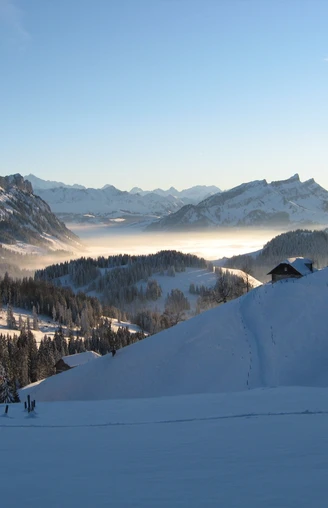 Weitsicht nach Sörenberg und die Berner Alpen.