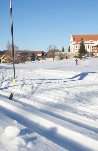 Das Dorf immer im Blick auf der Dorfrundloipe Marbach