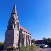 Evangelische Kreuzkirche.jpg Evangelische Kreuzkirche,