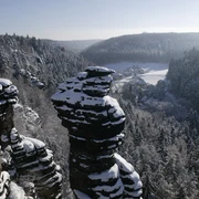 Blick von der Kanzelsteinaussicht ins Bielatal zur Ottomühle
