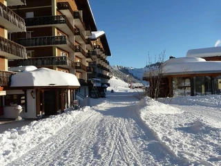 Vor dem Haus Blick nach Osten