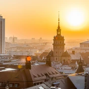 Your meeting & conference in Leipzig: Skyline with Wintergartenhochhaus, St Nicholas’ Church and Leipzig Opera Tagung & Konferenz Leipzig Convention: Skyline mit Wintergartenhochhaus, Nikolaikirche und Oper Leipzig bei SonnenaufgangMeeting & conference Leipzig convention: Skyline with Wintergartenhochhaus, St Nicholas’ Church and Leipzig Opera at sunrise