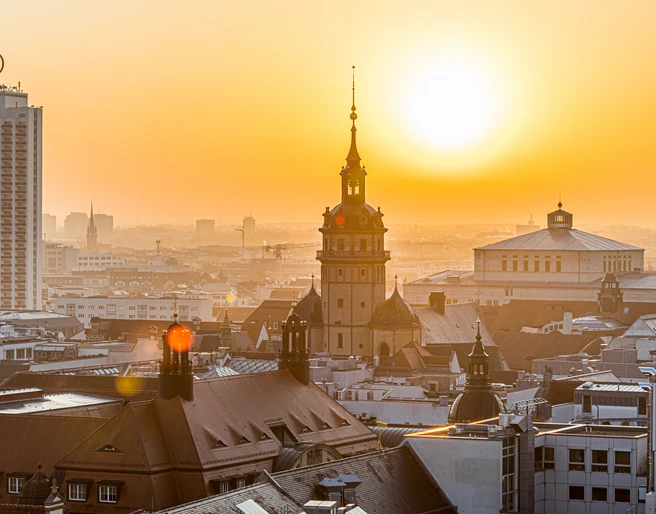 Your meeting & conference in Leipzig: Skyline with Wintergartenhochhaus, St Nicholas’ Church and Leipzig Opera Tagung & Konferenz Leipzig Convention: Skyline mit Wintergartenhochhaus, Nikolaikirche und Oper Leipzig bei SonnenaufgangMeeting & conference Leipzig convention: Skyline with Wintergartenhochhaus, St Nicholas’ Church and Leipzig Opera at sunrise
