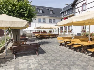 Terrasse mit Biergarten