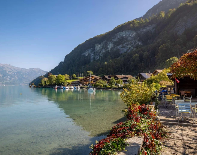 restaurant-seegarten-iseltwald-tische-brienzersee.jpg