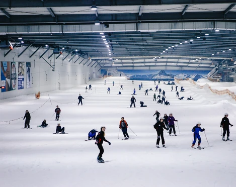 SnowWorld-Bispingen.jpg Skipiste der SnowWorld in Bispingen