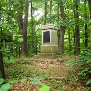 Gedenkstein am Talsperrenweg Zeulenroda (Göttlingstein)