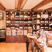Weingut Schuh mit Vinothek in Sörnewitz