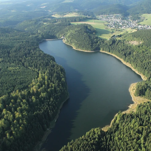 Luftbild der Talsperre Sosa