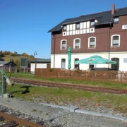 Bahnhof Cranzahl von den Gleisen aus gesehen