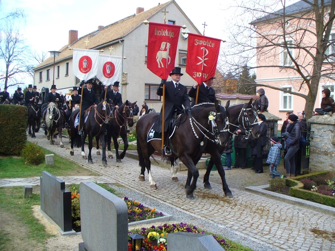 Fahnenträger Crostwitzer Osterreiter