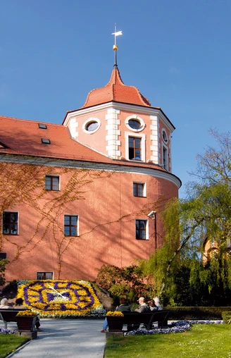 Fleischerbastei , Blumenuhr, Meißner Porzellanglockenspiel