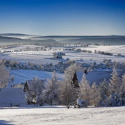 Blick über das winterliche Seiffen