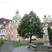 Klosteranlage St. Marienthal mit dem Dreifaltigkeitsbrunnen