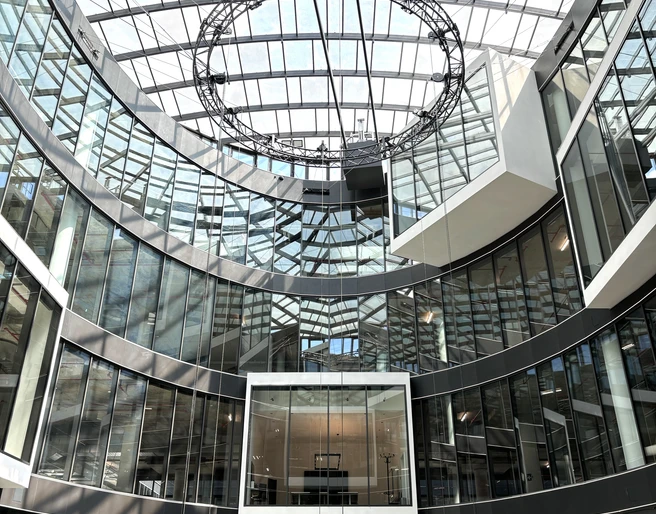 Atrium des NEO Leipzig - Innenstadt Leipzig Das lichtdurchflutete Atrium lädt zum Shoppen ein.