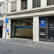 Einfahrt Parkhaus Neumarkt - Parken in Leipzig Das Foto zeigt die Einfahrt des Parkhaus Neumarkt in der Leipziger Innenstadt.
