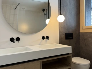 Moderne Badgestaltung