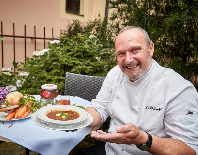Sauerbraten soup with root vegetables and small potato dumplings, Sven Petzold, Head Chef  Sauerbratensuppe mit Wurzelgemüse und kleinen Kartoffelklößen, Sven Petzold, Küchenchef