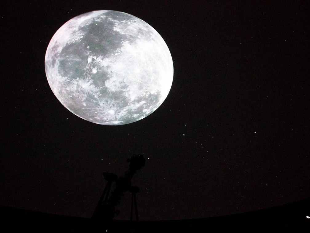 planetarium-osnabrueck-mond-c-tol.jpg