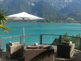 hotel-brienzersee-lounge-aussicht.jpg