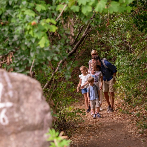 Familie auf dem Kaiser-Wilhelm-Weg