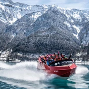 jetboat-interlaken-outdoor-switzerland-winter-gaeste-jubel.jpg