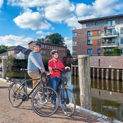 Radfahrer in Buxtehuder Hafencity