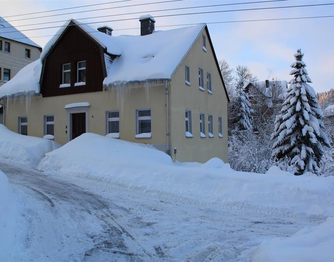 Hausansicht Straßenseite