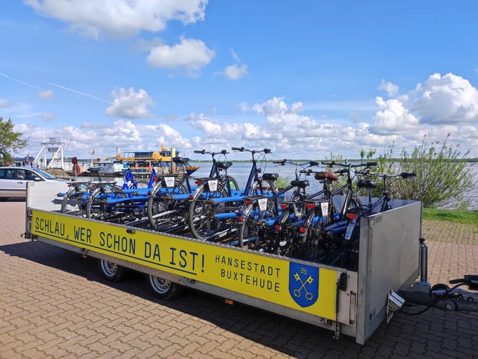 Elbe-Radwanderbus