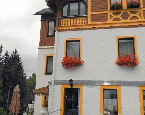 Sitzecke am Haus Waldesruh