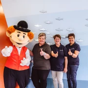 Murgel und das Team von Murgels Spielhaus
