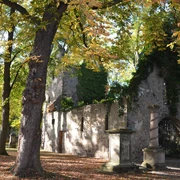 Vöppstedter Ruine mit Friedhof und Park in Salzgitter-Bad