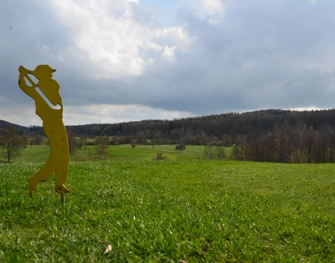 18-Loch Golfplatz Salzgitter-Liebenburg in Salzgitter-Bad mit Blick zum Brocken