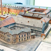 Gedenkstätte-JVA-WF-Modell.jpg Modell historischer Gebäude