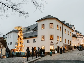 Krauss-Pyramide auf dem Schwarzenberger Weihnachtsmarkt