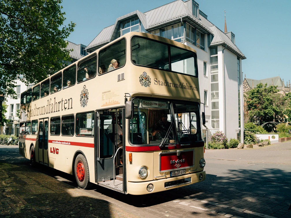 Stadtrundfahrt im historischen Doppeldeckerbus