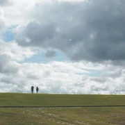 Spaziergänger auf dem Deich Spaziergänger auf dem DeichWalkers on the dykePromeneurs sur la digueWandelaars op de dijkVandrere på diget