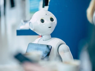 Meeting & Conference in Leipzig – Artificial Intelligence & Digitalization Humanoider Roboter mit Tablet – Künstliche Intelligenz & Digitalisierung für Tagung & Konferenz Leipzig ConventionHumanoid robot with tablet– AI & digitalization for meeting & conference Leipzig Convention