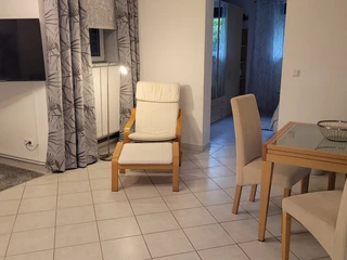 WZ-Lesebereich, Esstisch.jpg