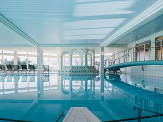 solbad-sigriswil-innen-pool.jpg