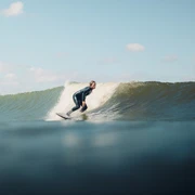 Surfer auf Welle