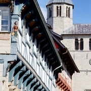 Bracken_Fachwerk_Stiftskirche_Sommer© Stadt Bad Gandersheim Hötzel.jpg